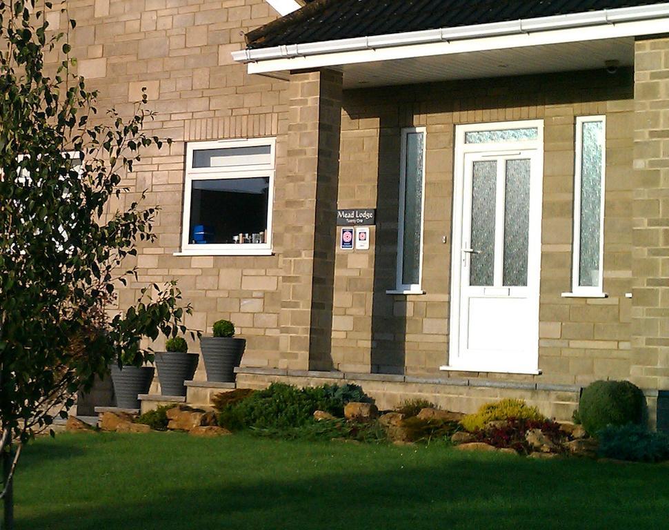 Mead Lodge B&B Corsham Exteriör bild