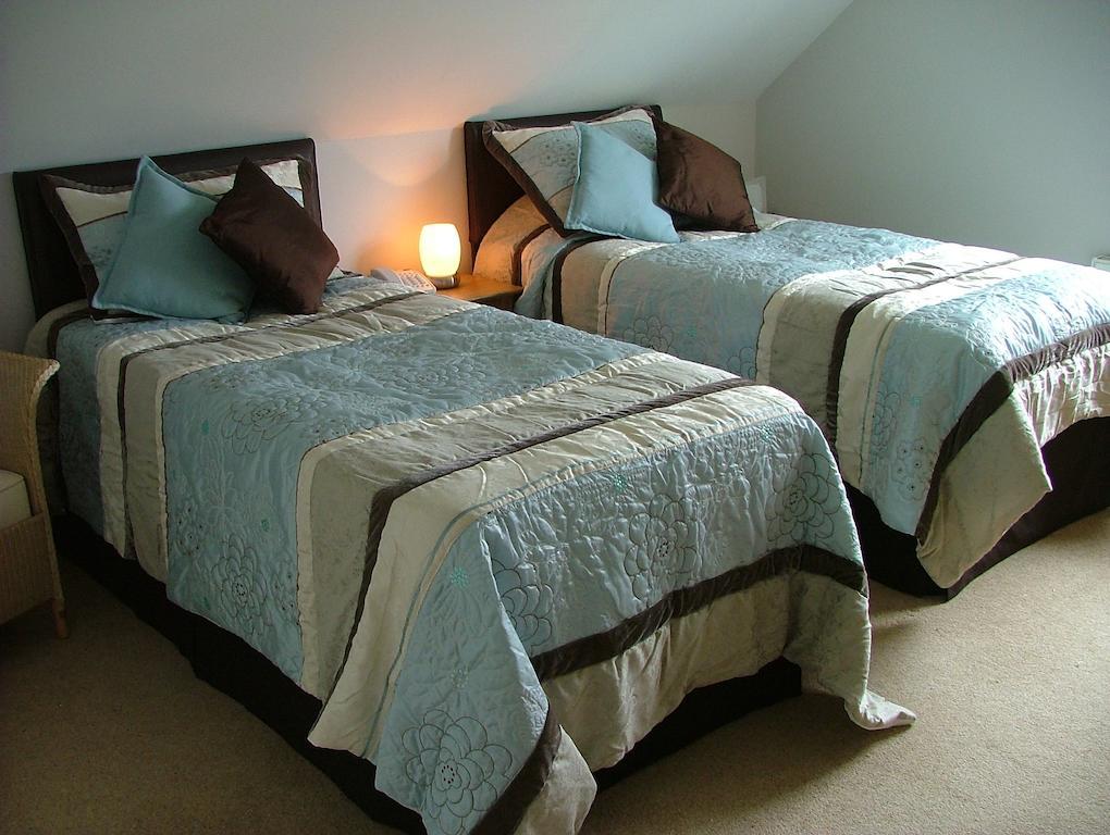 Mead Lodge B&B Corsham Rum bild
