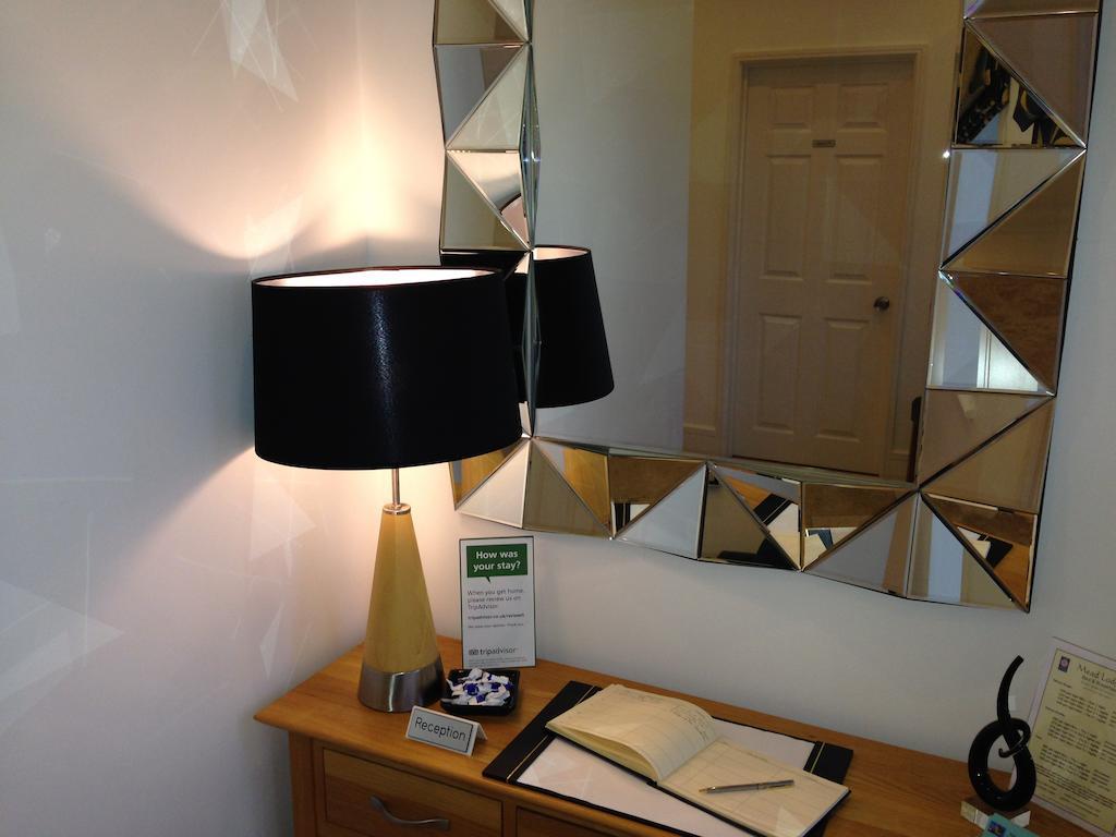 Mead Lodge B&B Corsham Exteriör bild