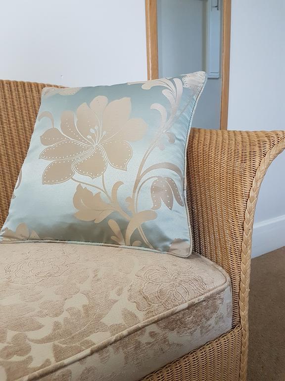 Mead Lodge B&B Corsham Rum bild
